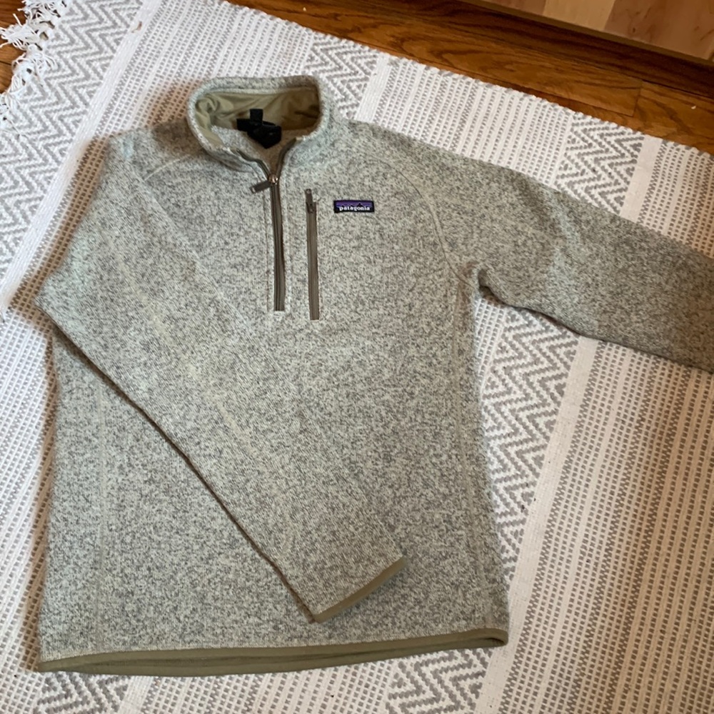 Patagonia olive men’s small half zip better sweater